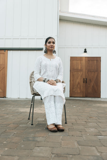 Malmal Kurta with Silver lining