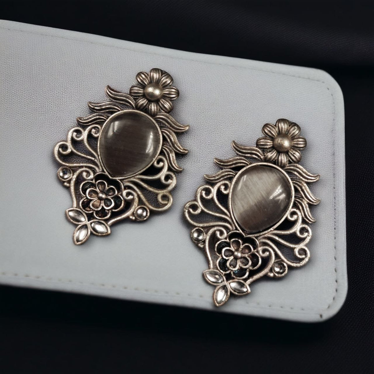 Monalisa Stone Stud Earrings